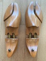 Schuhspanner schuhspreizer massiv Holz Gr.40 Düsseldorf - Friedrichstadt Vorschau