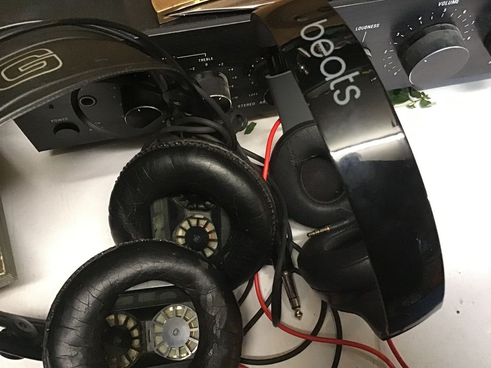 3 Paar Kopfhörer MADE in AUSTRIA, Beats. Philips Wireless FM in Hannover