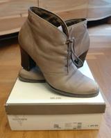 Hellbraune / beige / taupe Leder Schnürstiefeletten Größe 40 Leipzig - Leipzig, Zentrum Vorschau