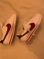 Nike Turnschuhe Sportschuhe 37 Niedersachsen - Laatzen Vorschau