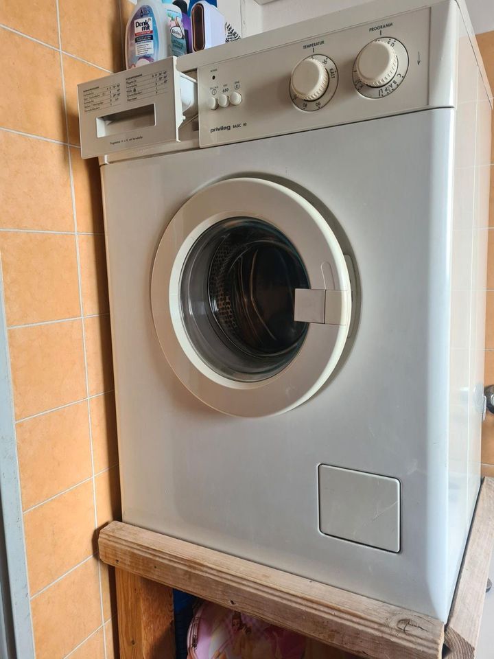 Privileg Waschmaschine 7 kg mit Stabiler Unterschrank Holztisch in München
