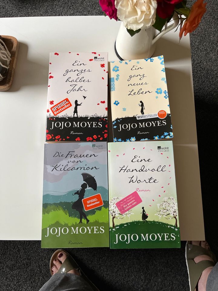 Jojo Moyes 4 Romane  Bestseller  super Zustand in Solingen