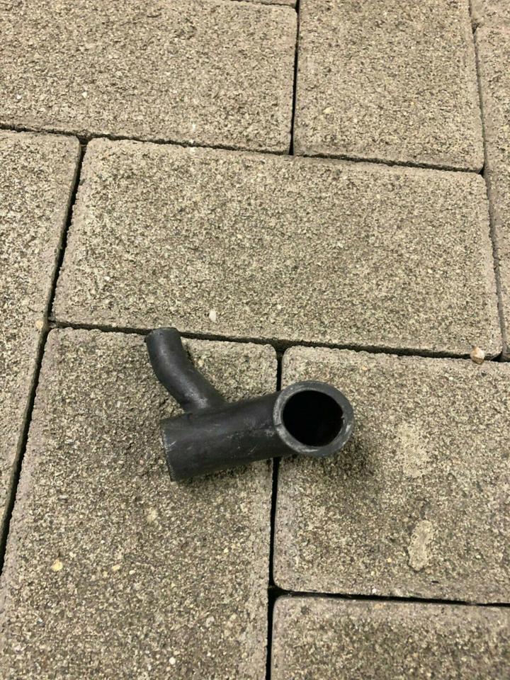 BMW e32 e34 Entlüftungsschlauch Ventildeckel ORIGINAL NEU in Aachen