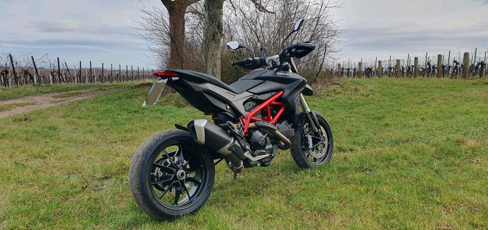 Ducati Hypermotard Top Zustand Garagenfahrzeug in Landau in der Pfalz