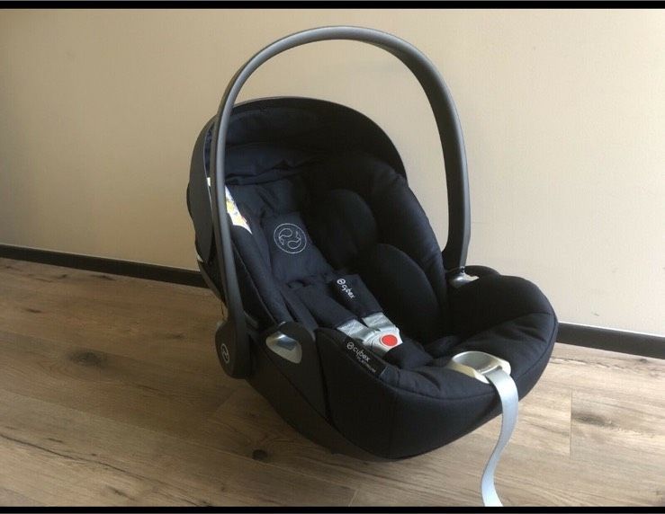 Cybex Platinum Cloud Z i-Size Babyschale / Kindersitz in Weilerswist