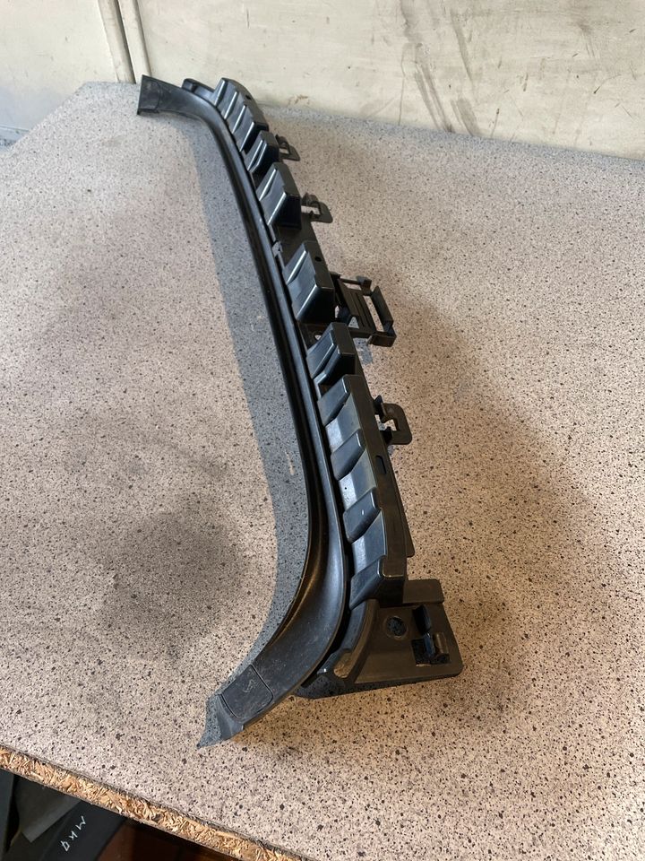 BMW E90 HINTER BUMPER GUIDE MONTAGEHALTERUNG 7058522 in Dorsten