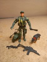 G.I. Joe Soldat Actionfigur + Waffen + Hund Spielzeug Sachsen - Niesky Vorschau