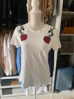 MAJE T-Shirt weiß Rose Shirt Stretch XS 34 Düsseldorf - Friedrichstadt Vorschau