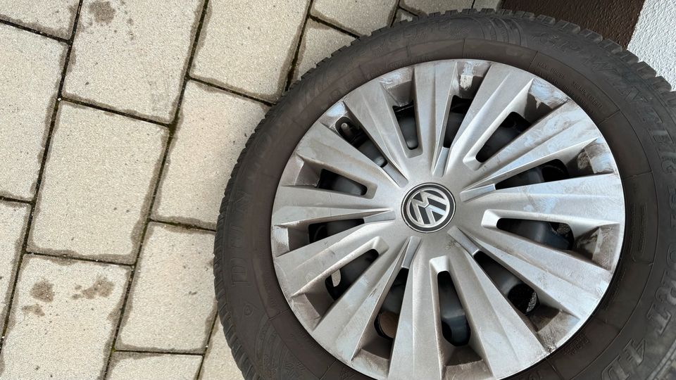 4xWinterreifen,Stahlfelgen+Radkap.15 Zoll VW Golf 7 in Stuttgart