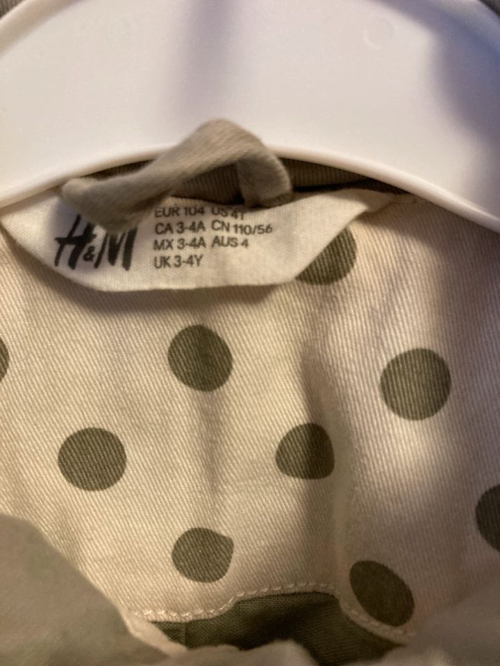 Parka Mädchen Khaki / salbeigrün h&m 104 Jacke Frühling in Wolfsburg