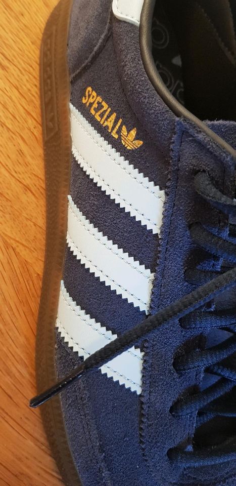 Adidas Spezial blau Gr. 8 1/2 - 42 in Roetgen