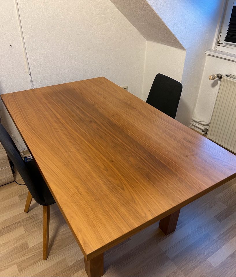 Echt Holz Tisch in Bremen