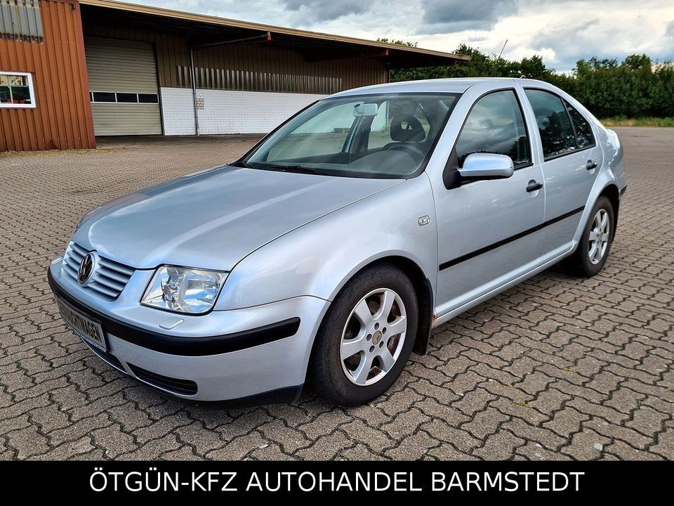 Volkswagen Bora 1.6 EDITION/AHK/KLIMAAU/SHZ/4xEFH/BC/MAL/SH in Barmstedt