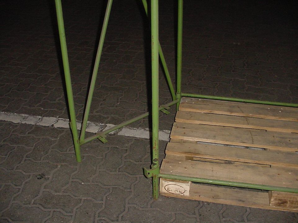 Palettenregal Schwerlastregal Rohrbügelregal Holzstapel Holz in Babenhausen