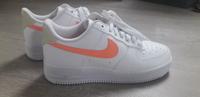 Nike air Force NEU gr. 40 Damen weiss coral/ shadow orange Nordrhein-Westfalen - Wenden Vorschau