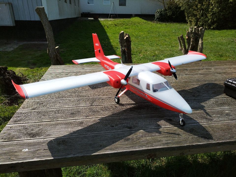 Modellflugzeug MPX Partenavia in Varel