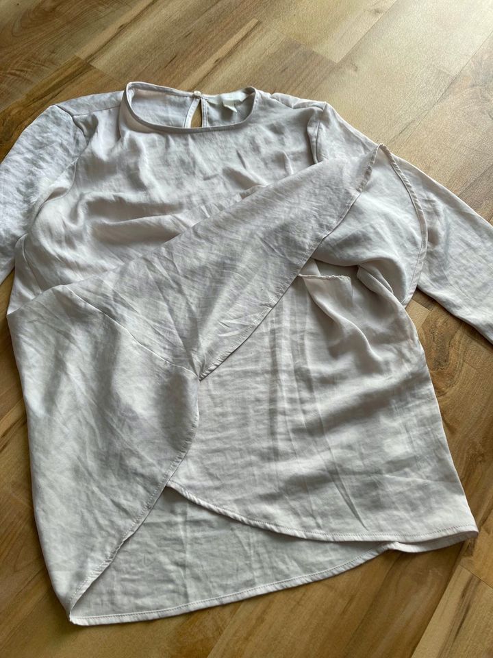 H&M MAMA Stillbluse Größe S Hellbeige Neuwertig in Leimen