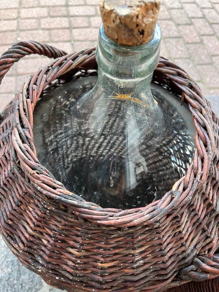 Weinballon Getränkefass Flasche Schnapsflasche Dekoration Korb in Fraunberg