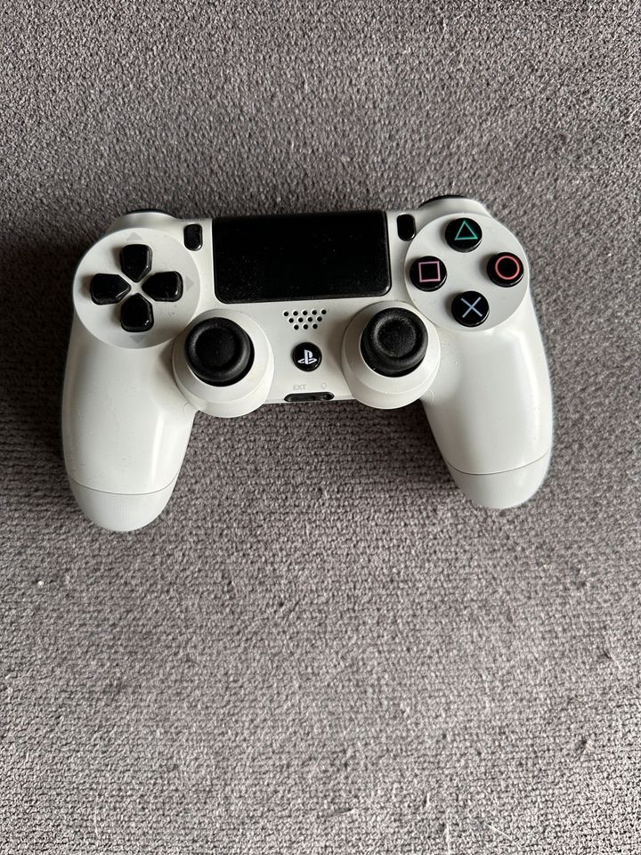 Ps4 Slim 500Gb inkl 3 Spielen in Merzig