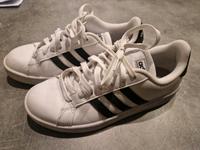 Adidas Sneaker weiß ,schwarze Streifen, Gr 39 1/3 Bayern - Gauting Vorschau
