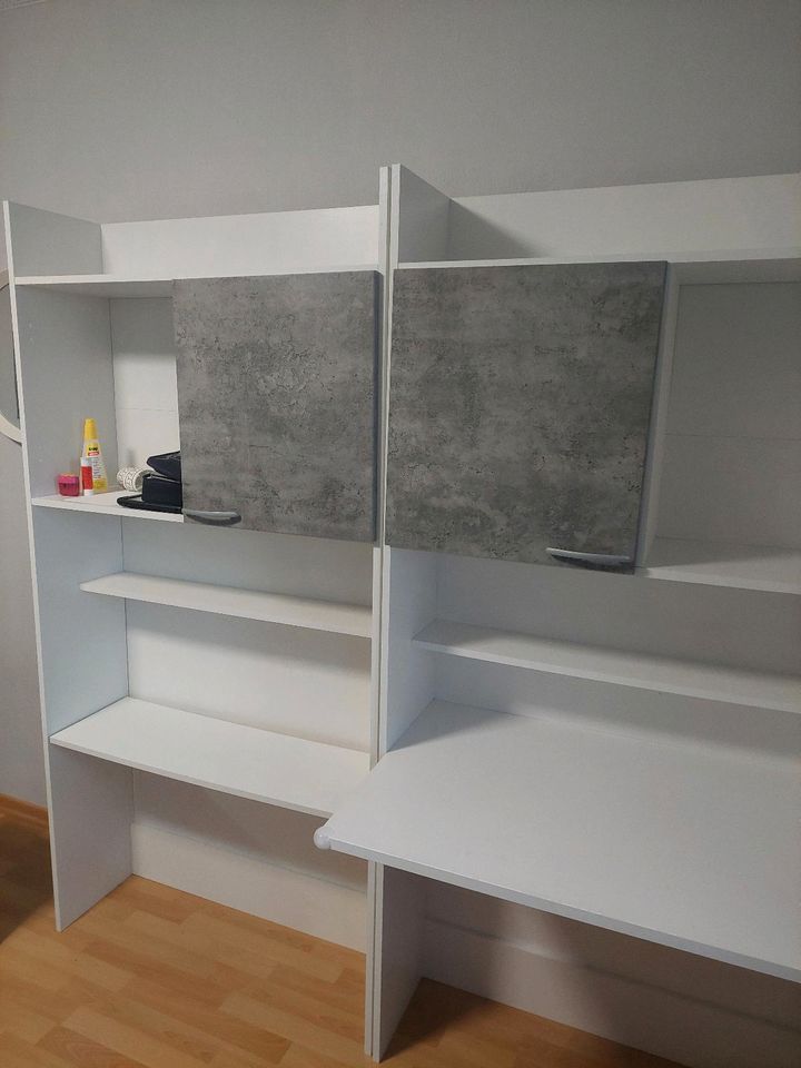 Jugendbett mit Schreibtisch/schrank in Iserlohn