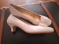 Brautschuhe Leder Nina Fiarucci Gr.4 Hessen - Marburg Vorschau