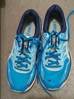 Asics Damen-Laufschuh mit kl. Loch, Gr.40,5 Nordrhein-Westfalen - Kaarst Vorschau