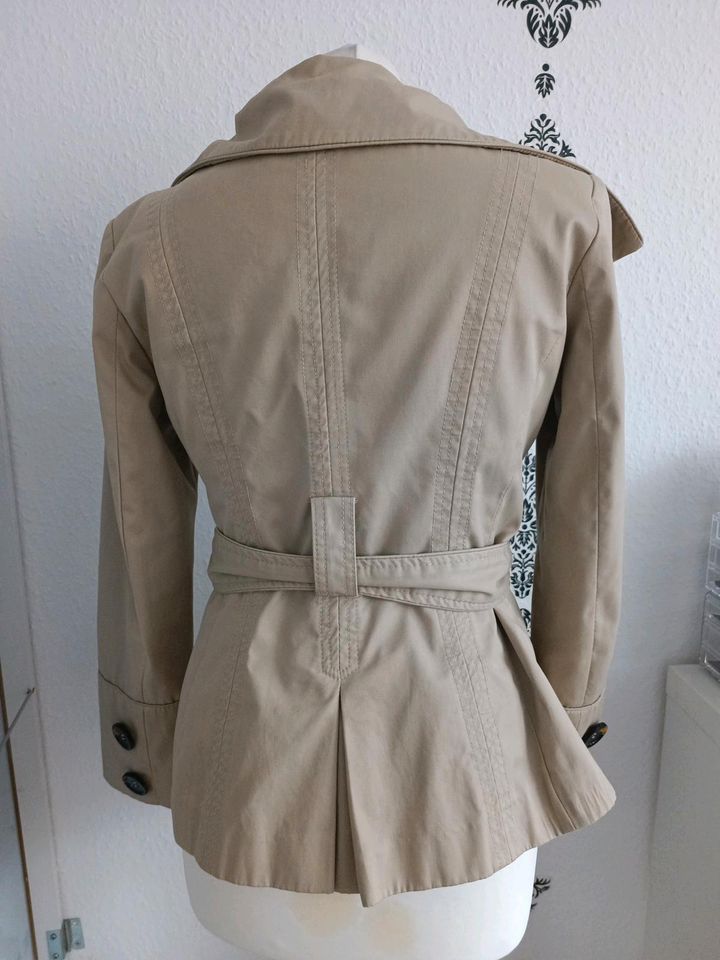 Damen kurze Jacke Frühjahr / Sommer beige Größe XS / 34 in Osnabrück