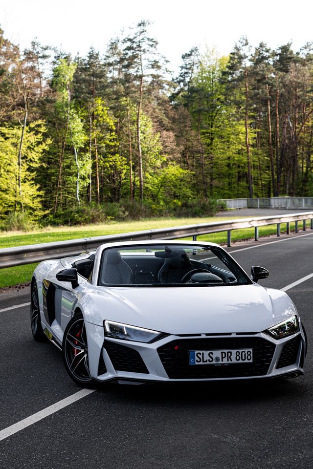 Audi R8 Spyder Coupé mieten Sportwagen Hochzeitsauto rent in Saarbrücken