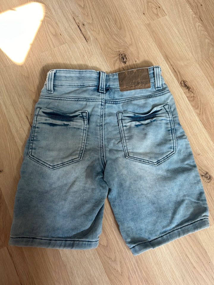 C&A Jungen Jeans Short Gr.116 in Cuxhaven