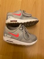 Nike Turnschuhe, Sneaker, Gr. 23,5 Brandenburg - Dallgow Vorschau