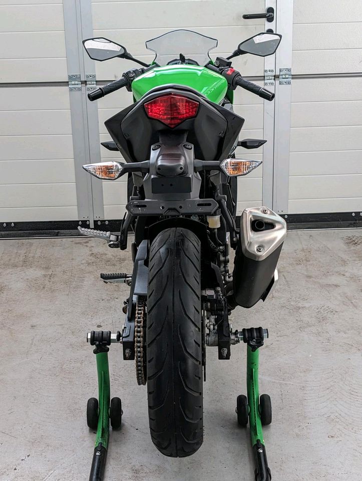 Kawasaki Ninja 125 HU neu Garantie bis 5/25 Service neu in Tübingen