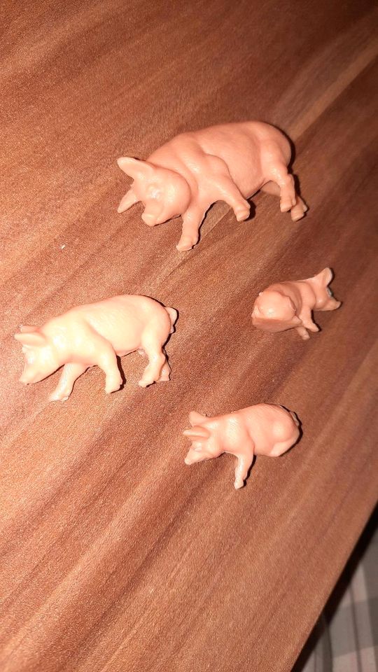 DDR Spielfiguren Schwein mit Ferkeln, top in Döbeln