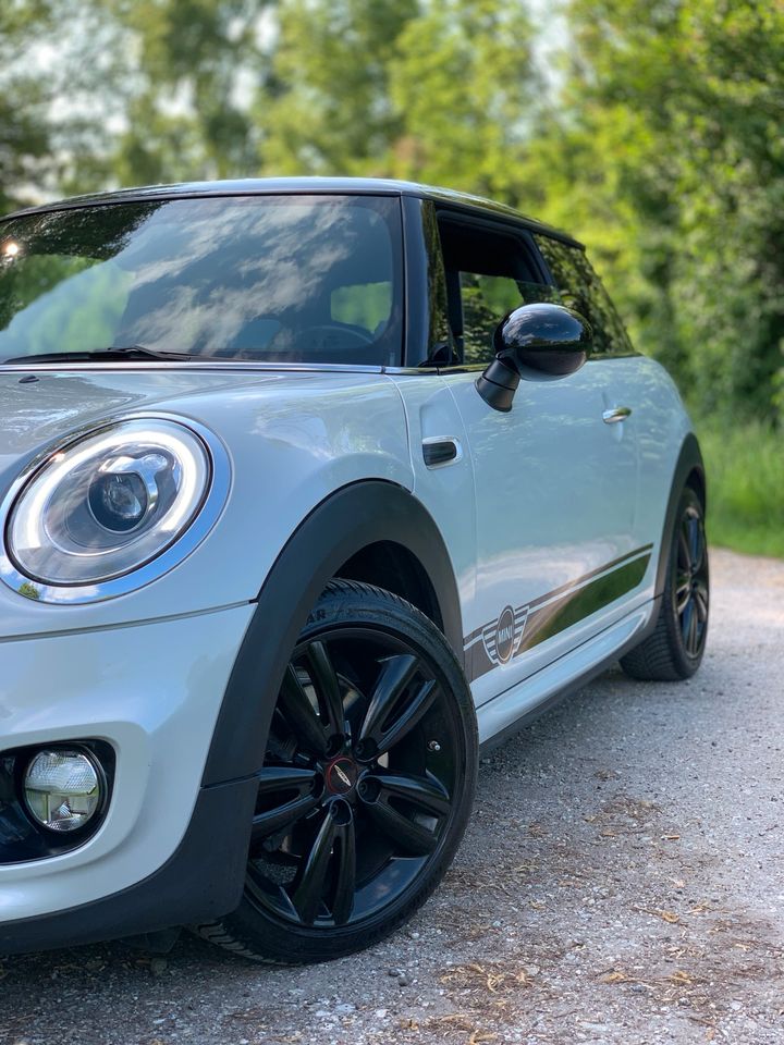 Mini Cooper John Cooper Works packet in Bockhorn