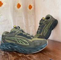 Puma Exotic Schuhe/ Laufschuhe/ Hallenschuhe Frankfurt am Main - Bergen-Enkheim Vorschau