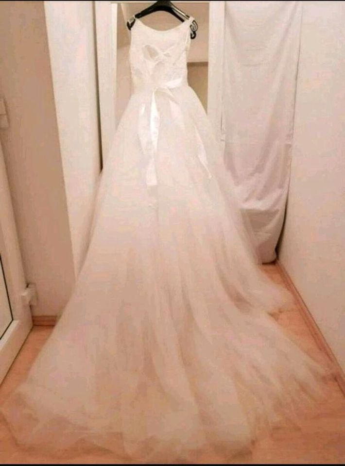 Brautkleid-, Hochzeitskleid- Abendkleid- Anpassung/Änderung in Goslar