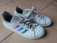 Sneaker von Adidas Größe 37,5 Niedersachsen - Barsinghausen Vorschau
