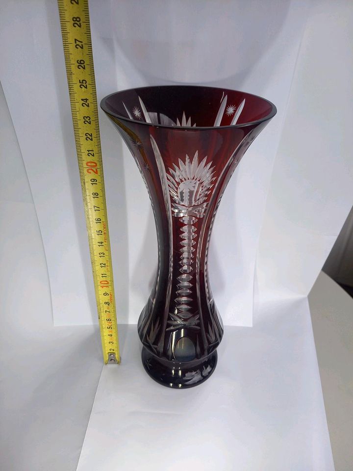 Rubinrot Bleikristallglas Vase sehr rar Bohemia in Waldshut-Tiengen