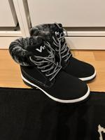 Vty Victory Boots/Stiefeletten zum Schnüren in schwarz/ weiß Essen - Essen-West Vorschau