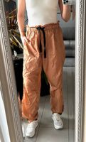 Urban Outfitters Parachute Stoff Hose, Gr. S/36 Hessen - Rüsselsheim Vorschau