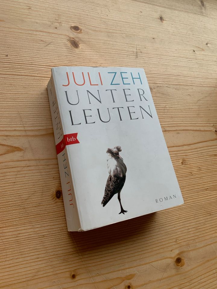 Juli Zeh UNTERLEUTEN Buch Roman in Neustadt