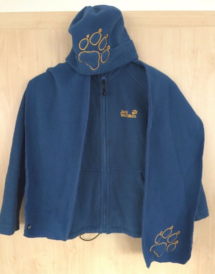 Jack Wolfskin Fleecejacke, Mütze, Schal Größe 140 Farbe blau in Mellrichstadt