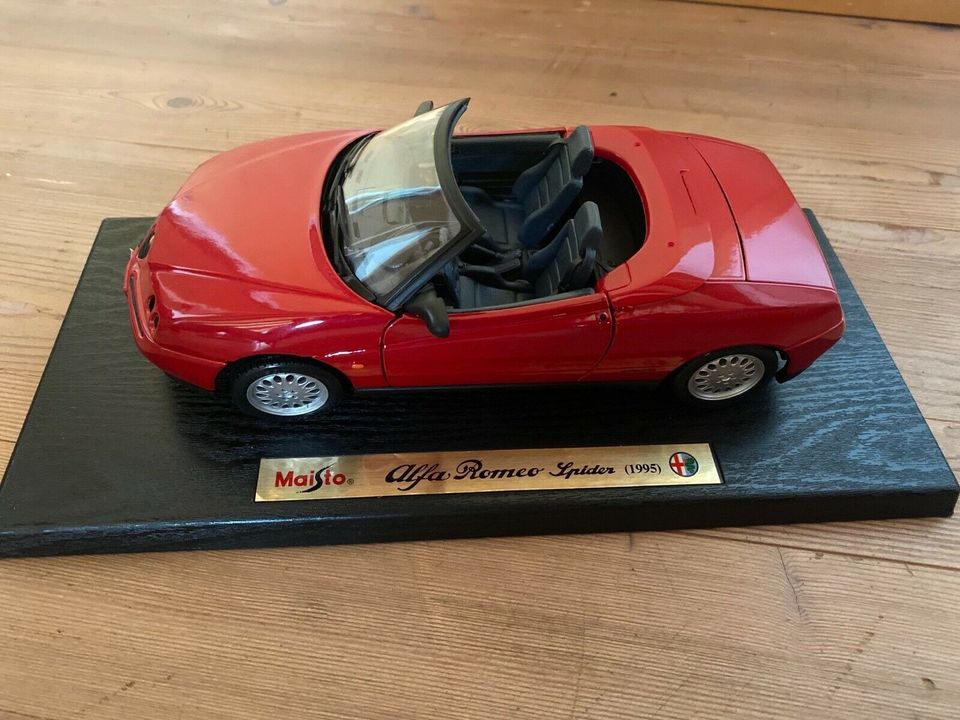 Alfa Romeo Spider(1995) Maßstab 1:18 in Deizisau 