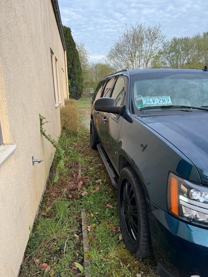 Chevrolet Suburban v8 5.3L, 7 Sitzer, SUV, Geländewagen in Ottersberg