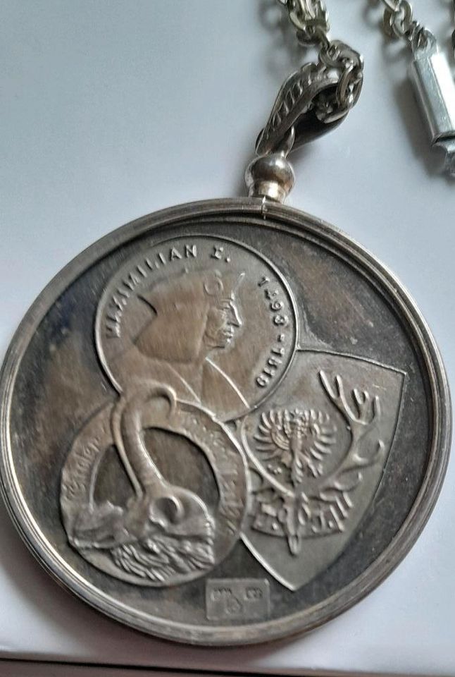 Jagd Medaille Tirol  Münze  eingefasst mit Kette in Ehningen