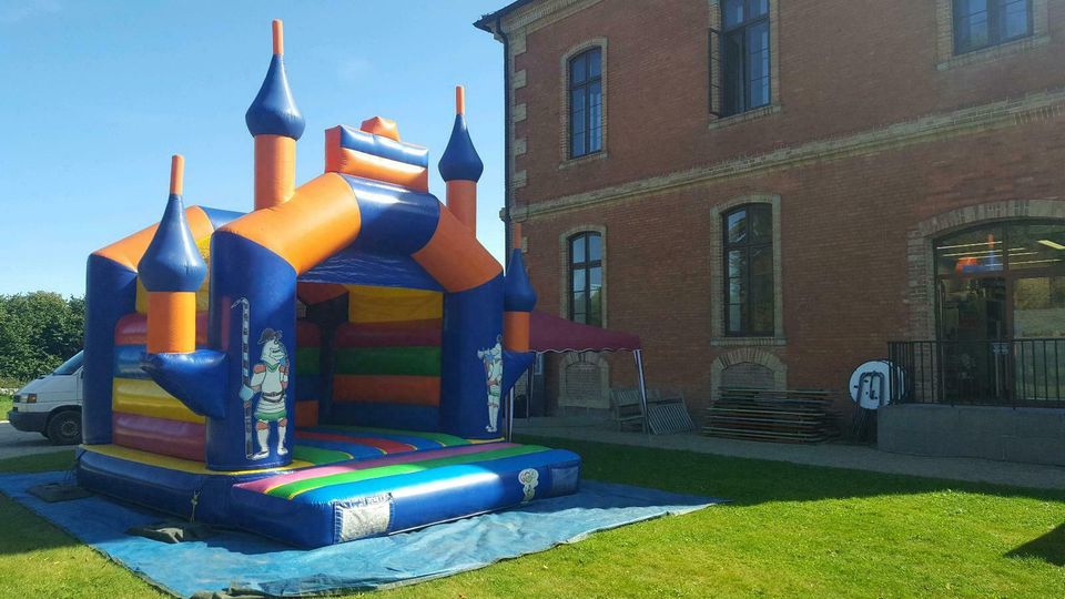 Nebelmaschine LED mit Fernbedienung, Hüpfburgen Spiele uvm mieten in Gägelow