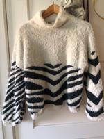 Topshop Pullover flauschig – schwarz-weiß, Größe 38 Berlin - Tempelhof Vorschau