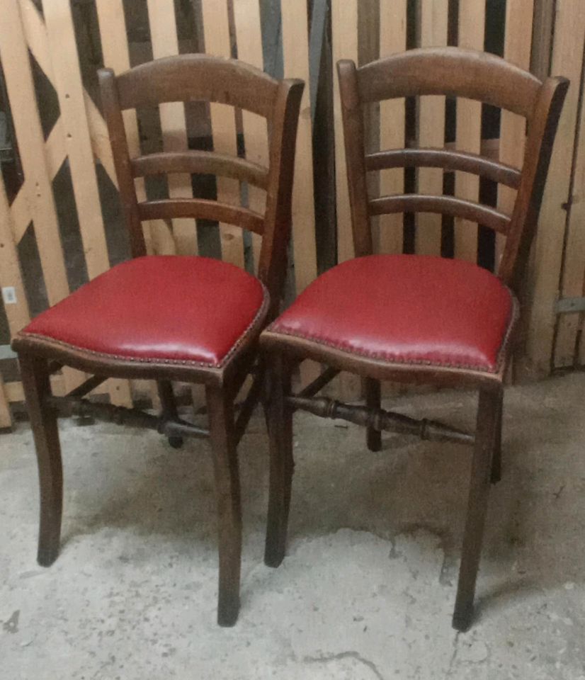 Zwei antike Stühle Massivholz * restauriert gepolstert Federung in Saarbrücken