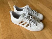 Adidas Sneaker weiß Größe 42 2/3 Baden-Württemberg - Jestetten Vorschau