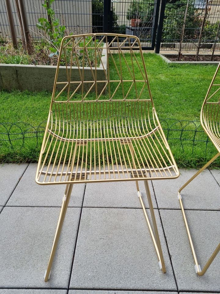 Pair of Gold Metal Chairs with Cushions in Nürnberg (Mittelfr)
